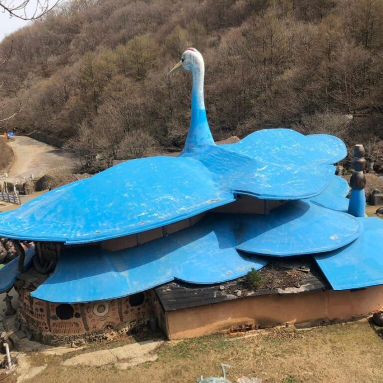 מקדשי העגור הכחול, כת קוריאנית המתגוררת בהרי קוריאה