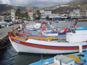 נמל דייגים בכרתים