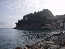 נמל בצפון מערב יוון