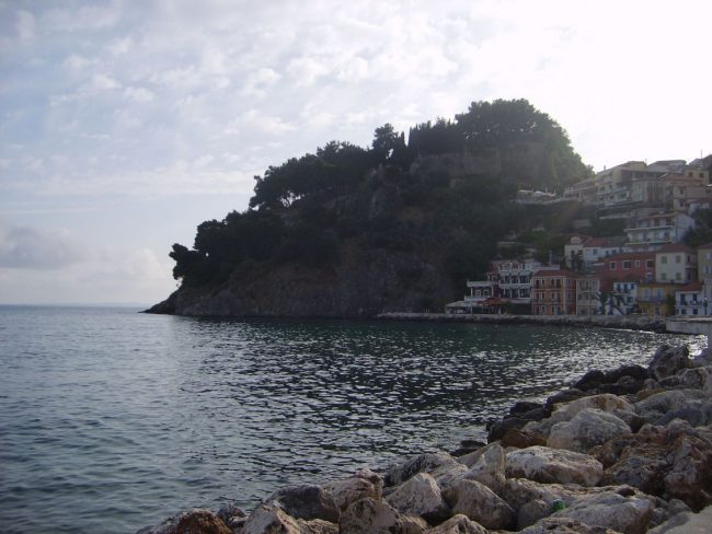 נמל בצפון מערב יוון