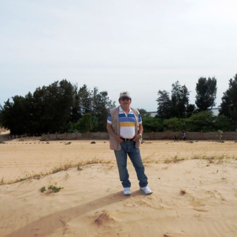 על רקע הנוף הסנגלי