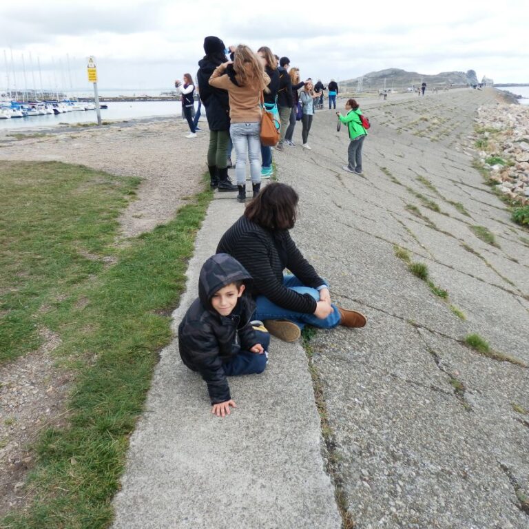 עם הנכדים על מזח ים בדרוגדה-אירלנד