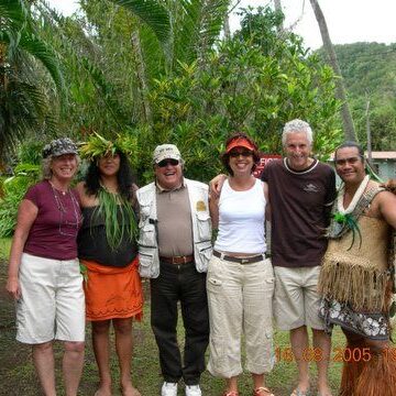 עם חברים בפולינזיה