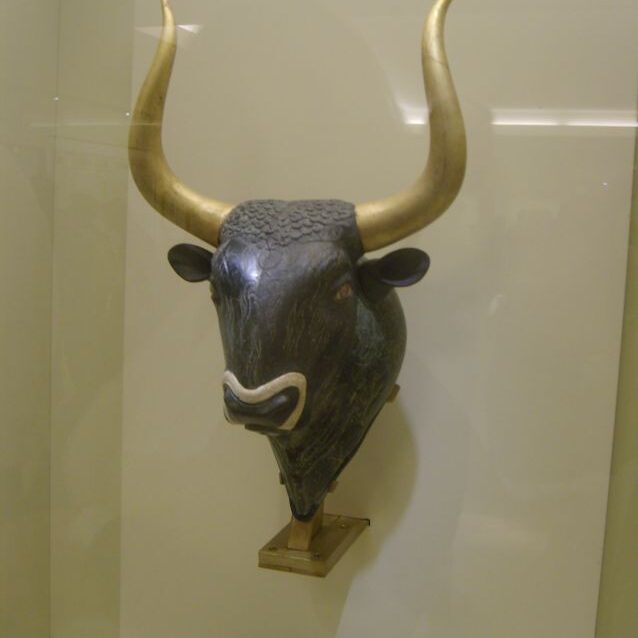 ראש שור מהתרבות המינואית