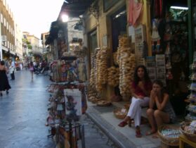 רחוב ברובע פלאקה באתונה