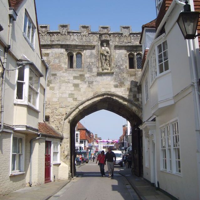 רחובות באת עם שורשים של מרחצאות רומים