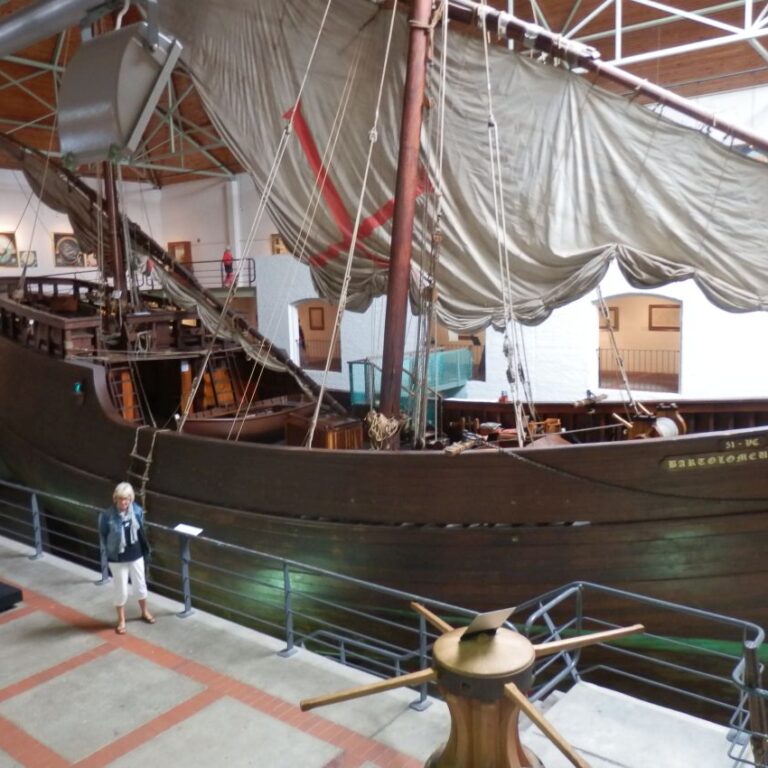 רפליקה של ספינה פורטוגזית במוזיאון המגלים