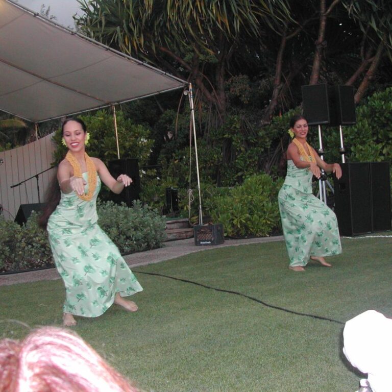 רקדניות הולה בוואיקיקי, הוואי