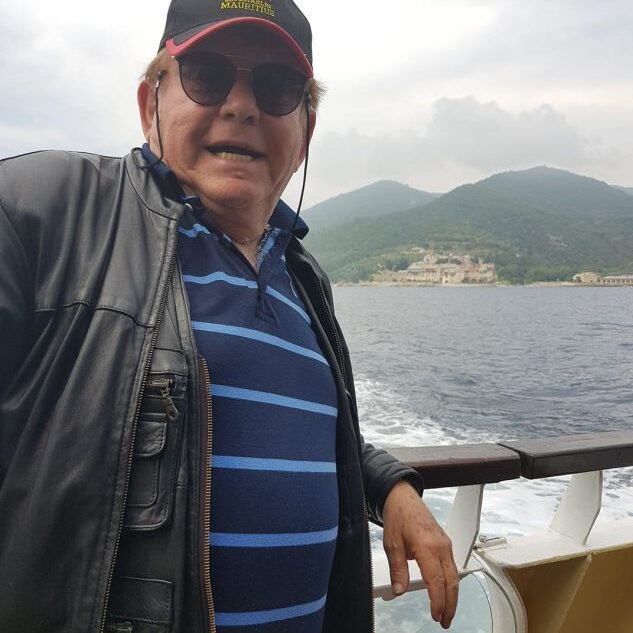 שיט לעבר לשון היבשה אתוס המאכלסת מנזרים לגברים בלבד