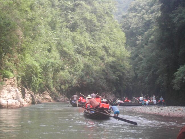 שייט על יובל של היאנג צה