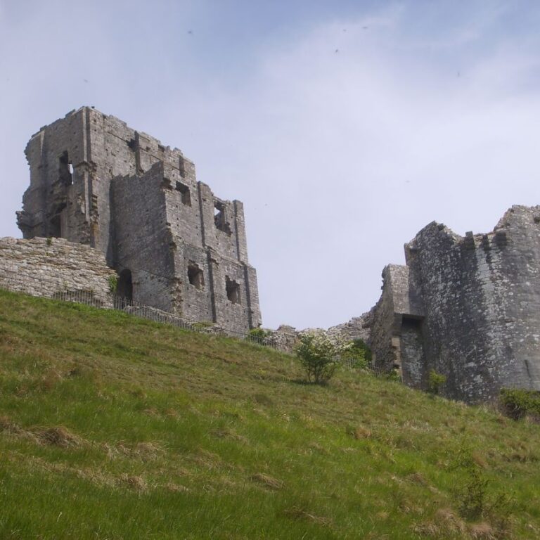 שרידי מצודות בדרום מערב אנגליה