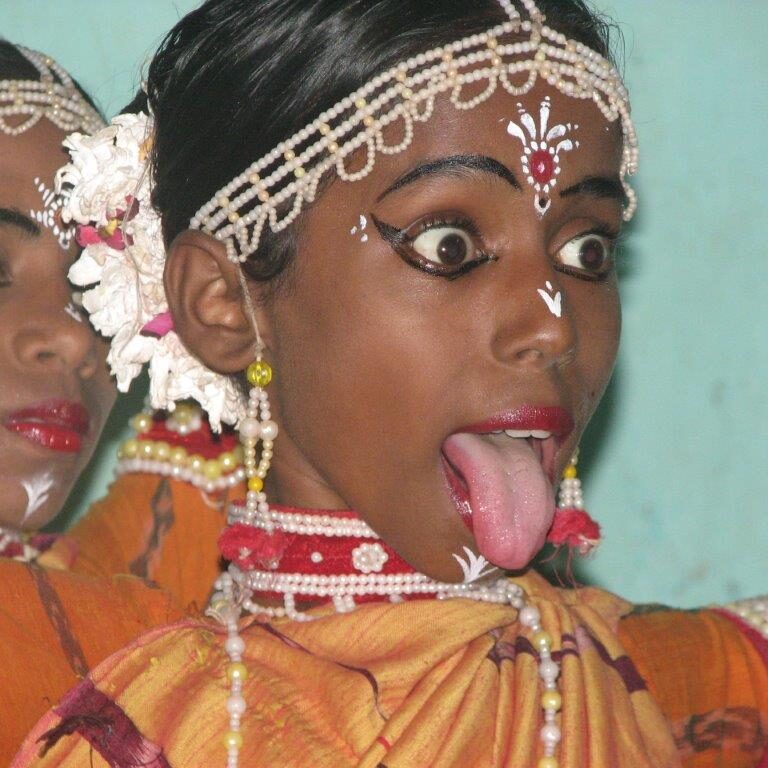 נערות הודיות בחגיגה הינדית