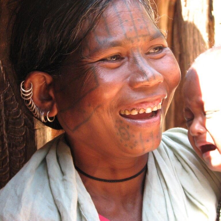 אמא הודית משבטי ההרים