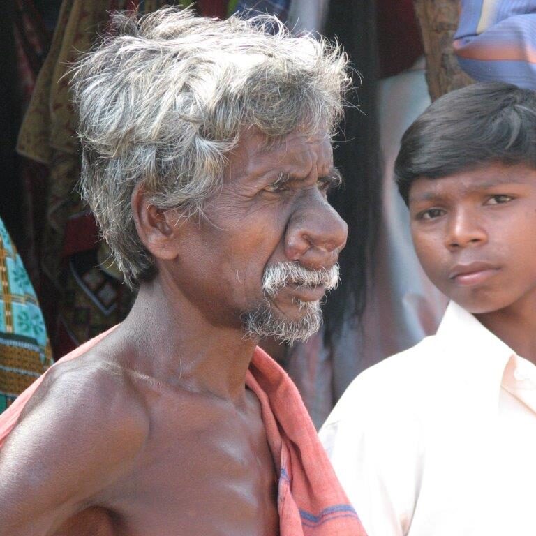 טיפוסים שונים במדינה השניה בגודלה בעולם