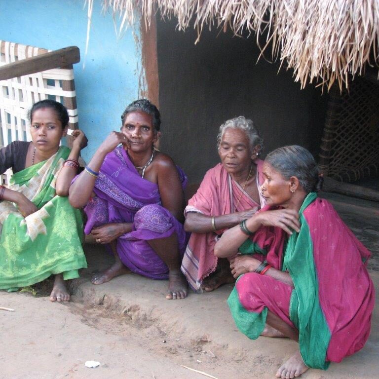 שיח רכילות שכונתי