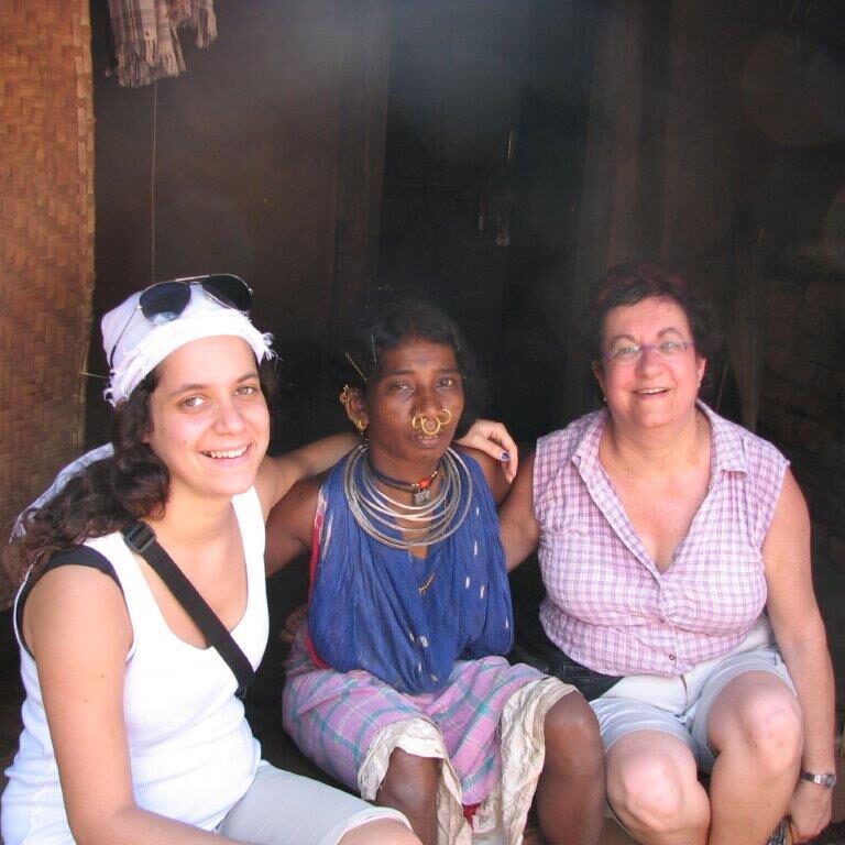 משפחת לוין מאומצת על ידי הודים