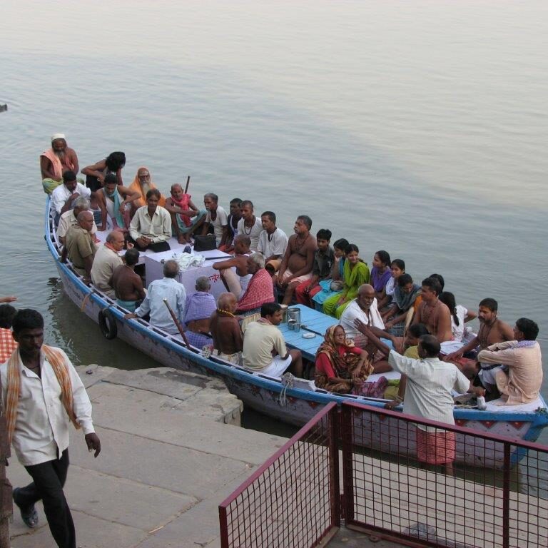 שייט על נהר הגנגס בווראנסי