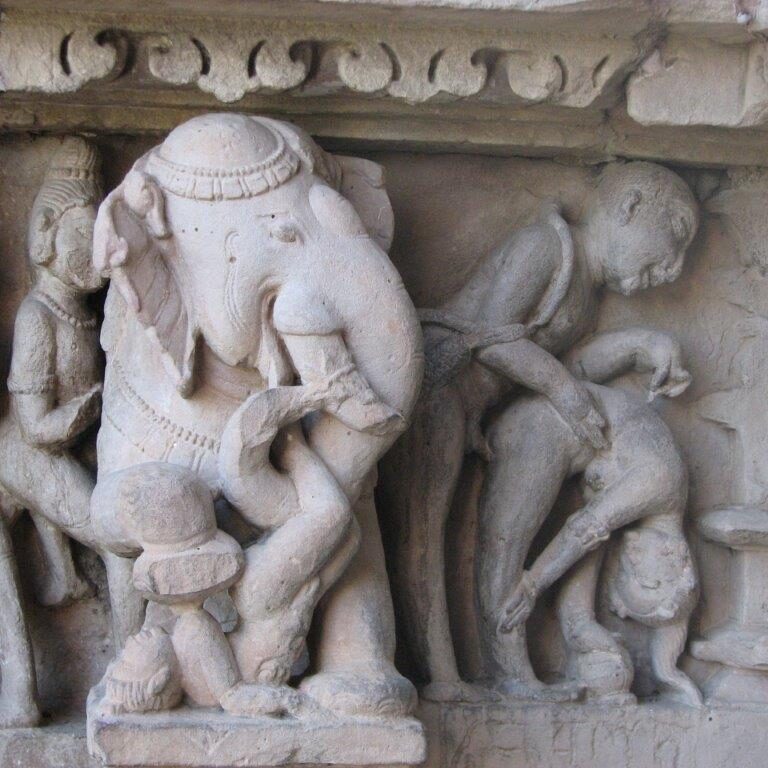 פרטים אירוטים מהמקדש