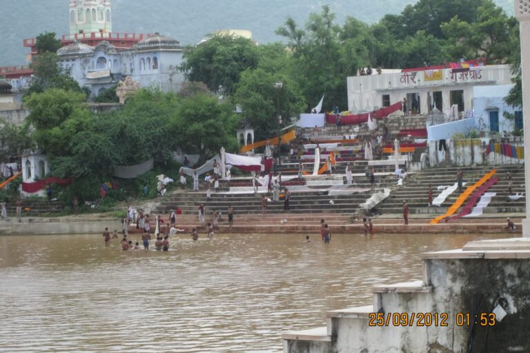 הגנגס, הנהר הקדוש הזורם של הודו
