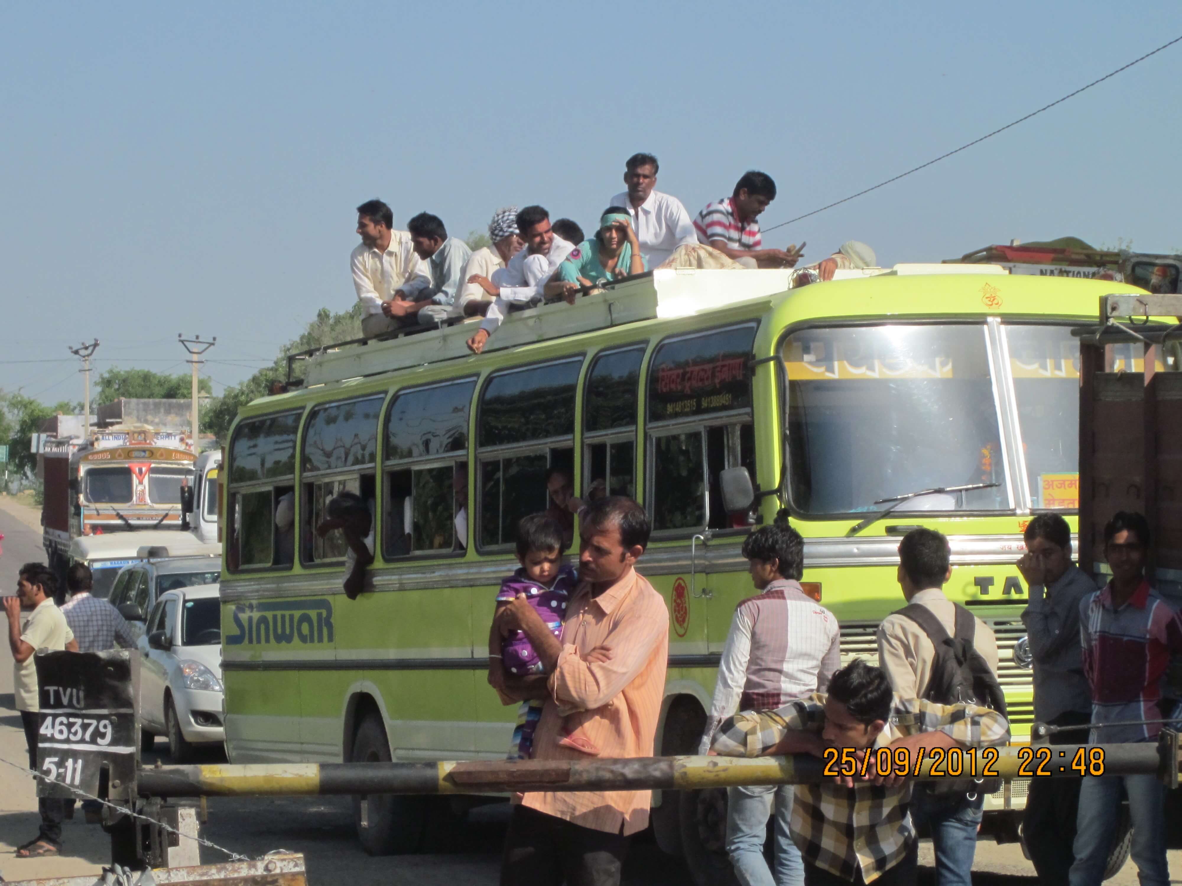 אטובוס הודי, מחלקה ראשונה על הגג