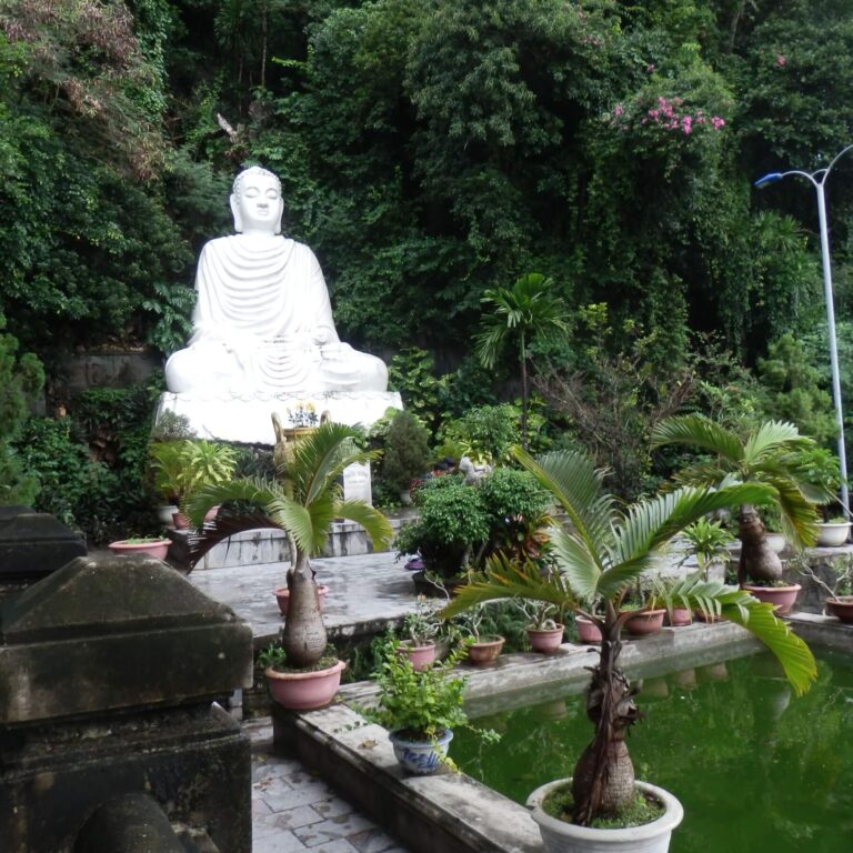 פסל בודהא גם בהודו מאמינת ההינדואיזם