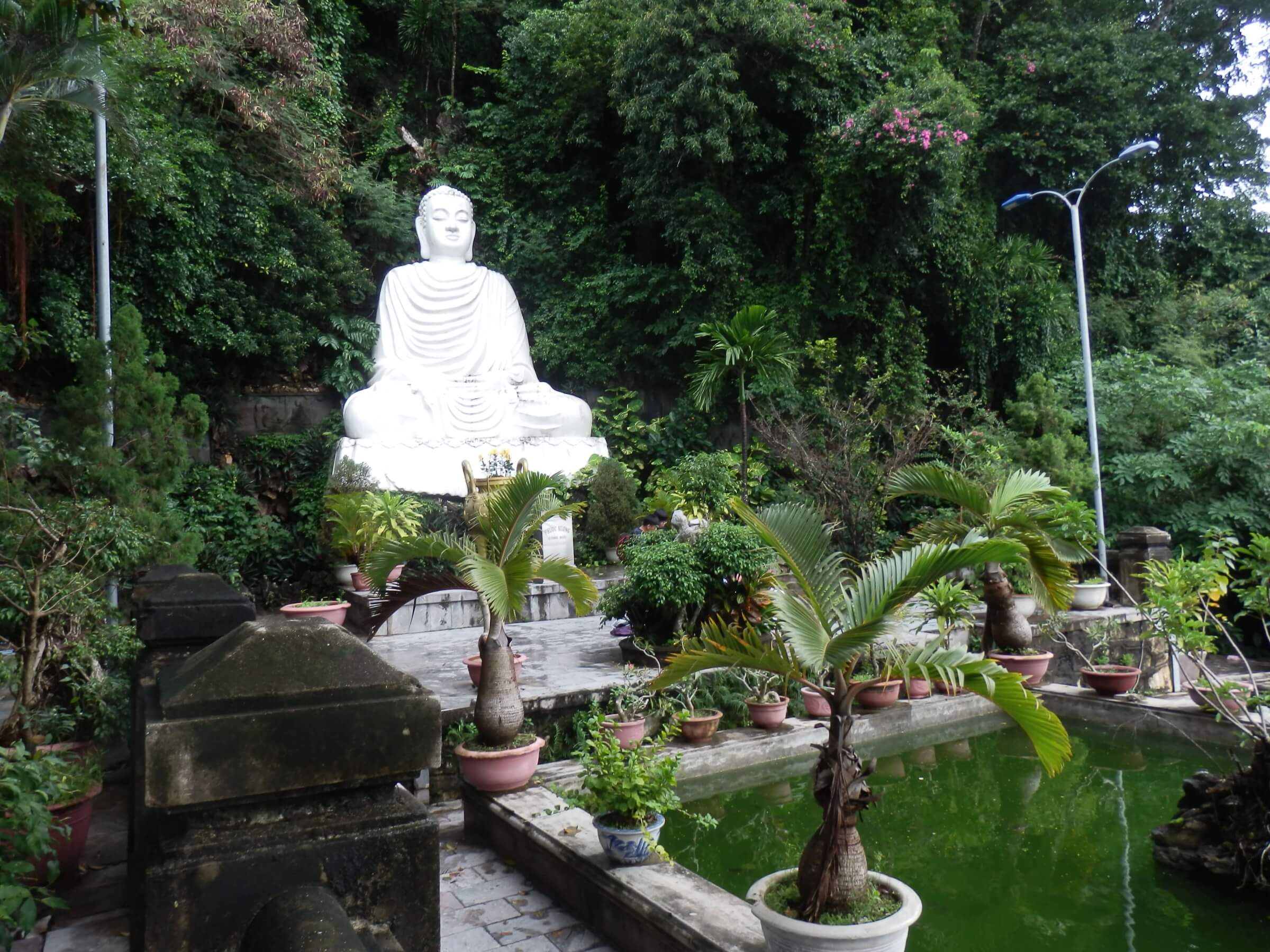 פסל בודהא גם בהודו מאמינת ההינדואיזם