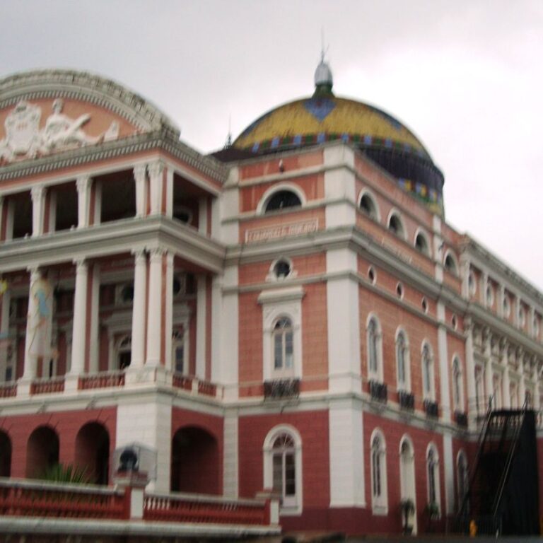 בנין האופרה של מנאוס