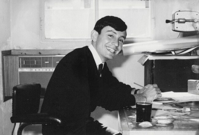 ג'קסי בהיותו עורך הגרפי של שבועון לאשה