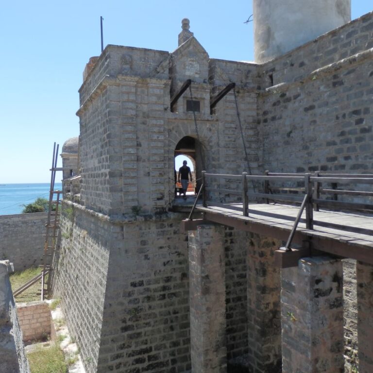 המצודה שהגנה על הוואנה בקובה-