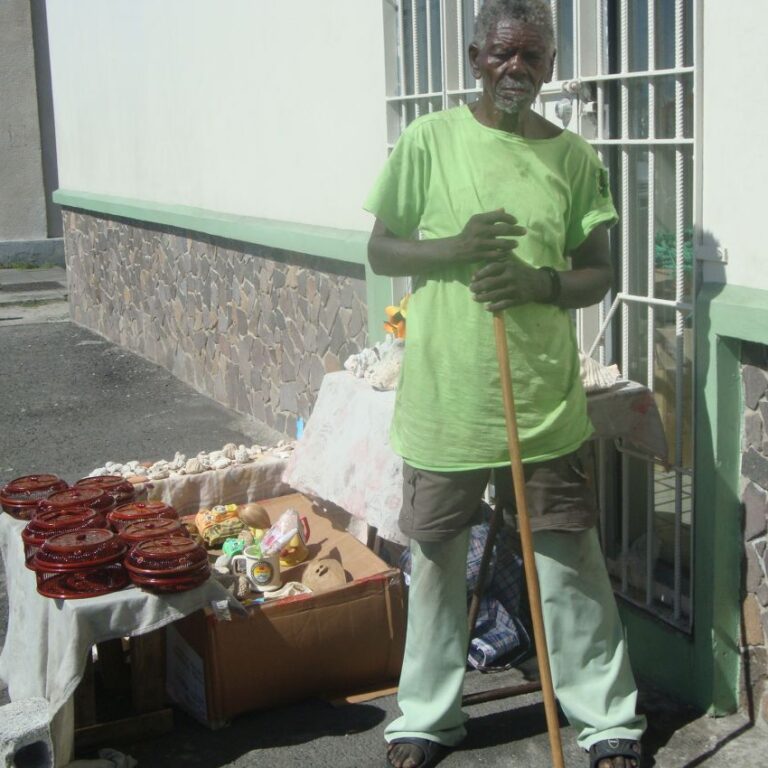 זקן קאריבי על מרכולתו