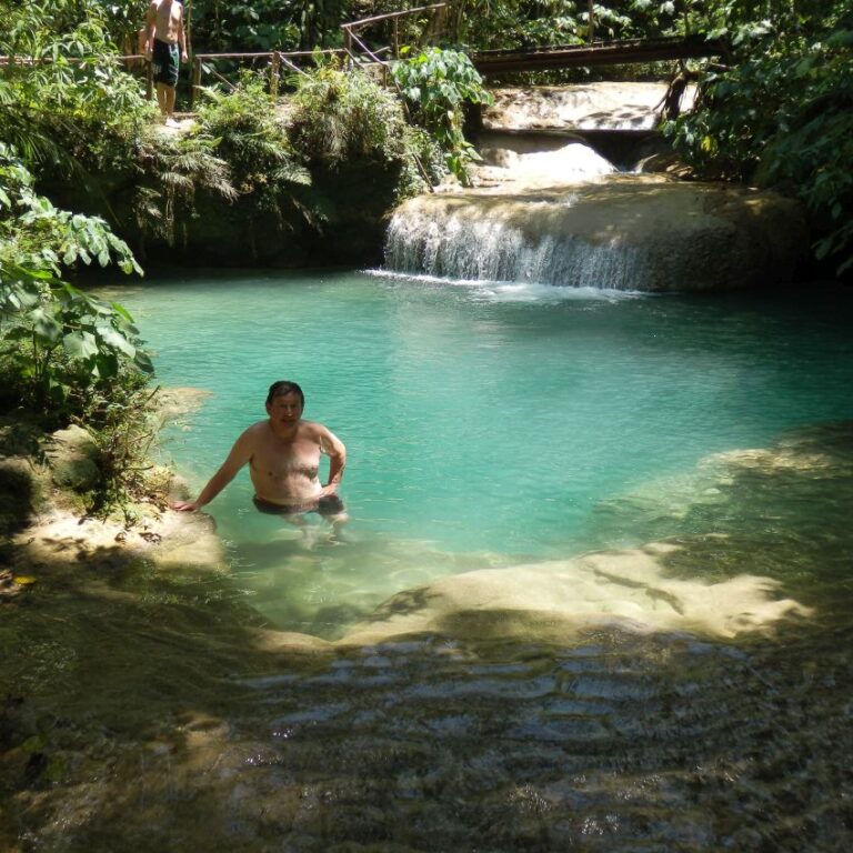 לטבול בקובה במעיינות וולקאנים-
