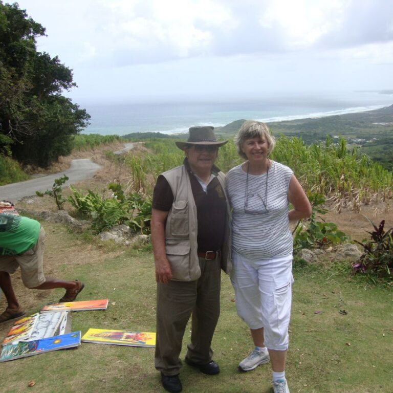 ליד דוכן מזכרות בג'מייקה