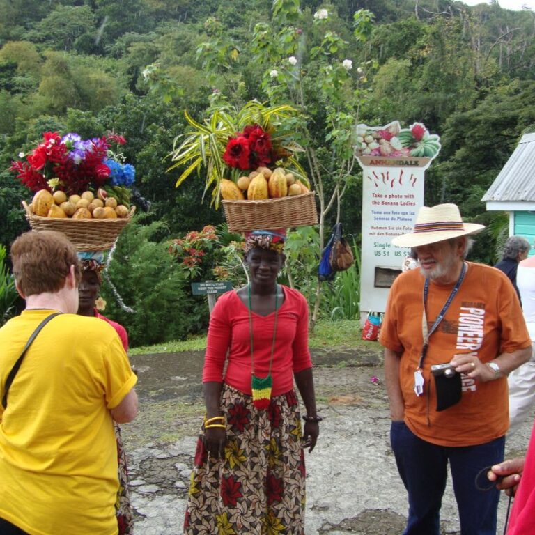 מוכרות פירות טרופיים בקאריביים