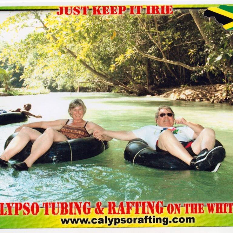 מסע אבובים במורד נהר בג'מייקה