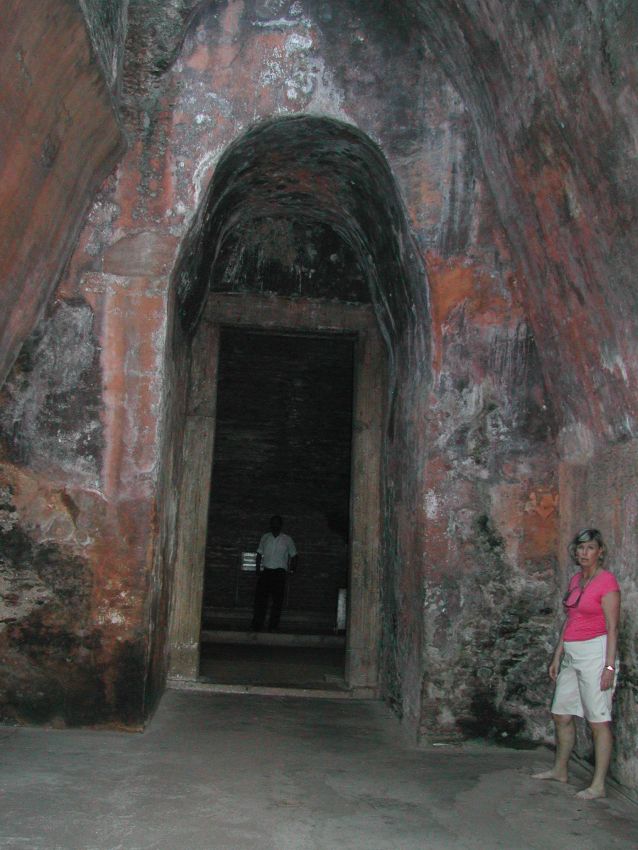 מקדש המערה בדמבולה