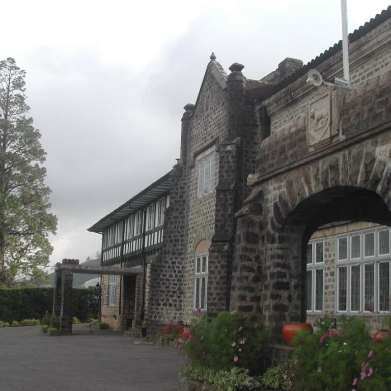 נוארה אליה- "סקוטלנד הקטנה" עיירת נופש ששימשה את הבריטים ששלטו בסרילנקה שנקראה אז ציילון