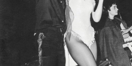 עם חניתה המחופשת במסיבת פורים בקאמרי