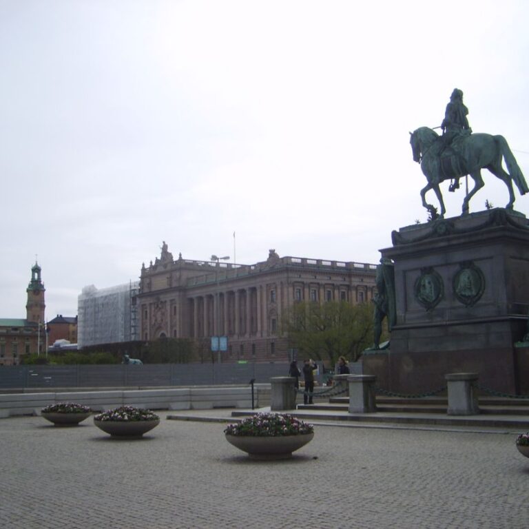 פסלו של מרשל מאנהיים בהלסינקי