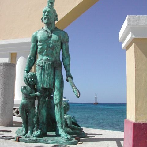 פסלו של מלך המאייה האחרון