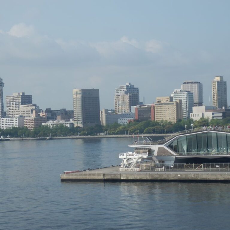 אחד מנמלי העגינה באי הונשו