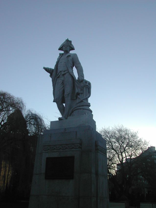 אנדרטה לזכרו של המגלה הבריטי קפטן ג'יימס קוק , הקפיטן שגילה את ניו זילנד