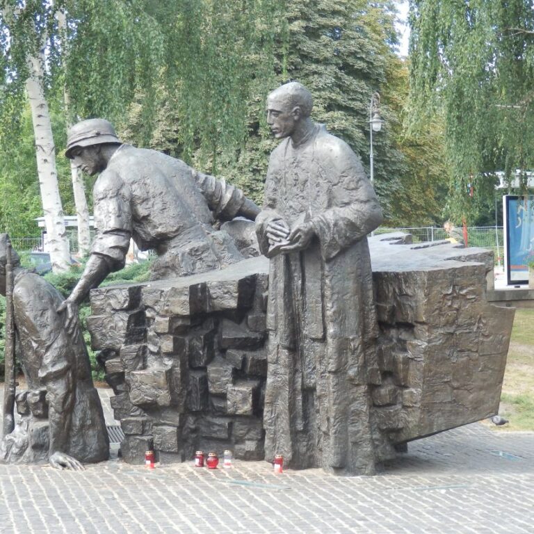 אנדרטה לכיבוש הנאצי בוורשה