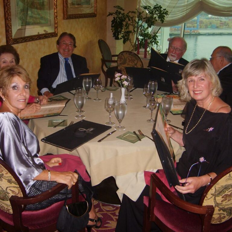 ארוחת ערב באחת מספינות הקרוזים