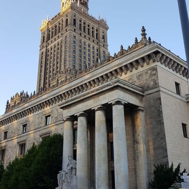 ארמון התרבות השנוא שהוענק על ידי ברית המועצות לפולנים בתקופת שלטונם בפולין