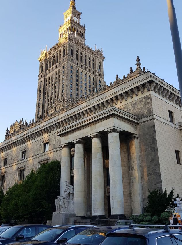 ארמון התרבות השנוא שהוענק על ידי ברית המועצות לפולנים בתקופת שלטונם בפולין
