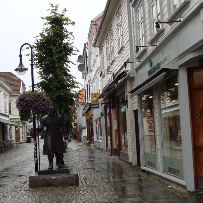 בוקר גשום בברגן נורבגיה בהפלגה לפיורדים