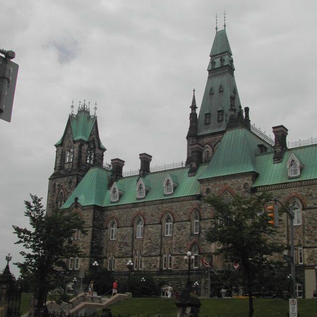 בנייני מימשל קנדים באוטווה