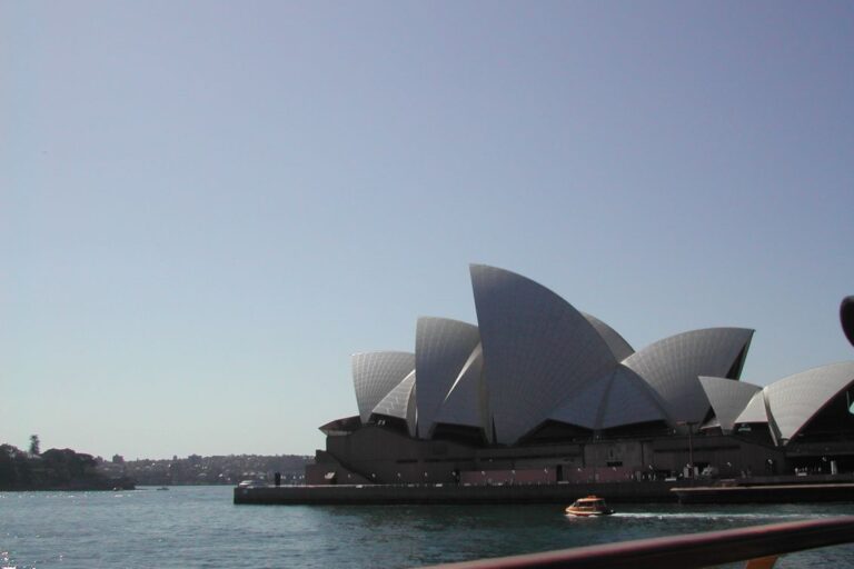 בנין האופרה של סידני שעלה מיליארדים ושווה כל אגורה שהושקעה בו