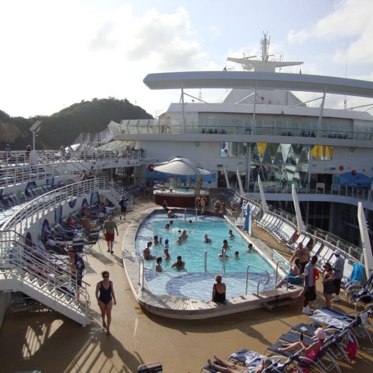 בריכות על הספינה