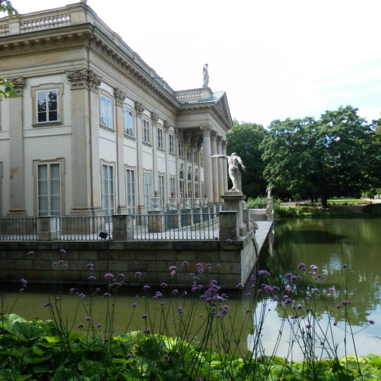 הארמון על המים